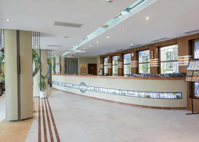 Garden Of Eden Complex Hotel