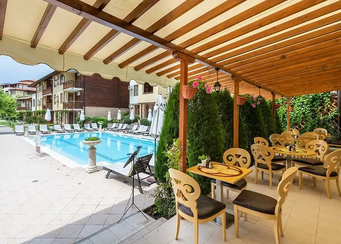 Hotel Garden Of Eden Complex