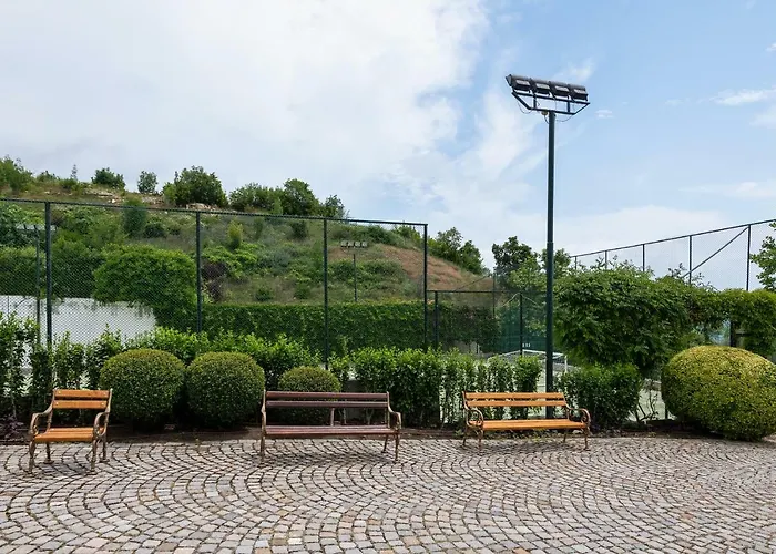 Hotel Garden Of Eden Complex