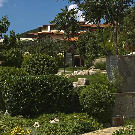 Garden Of Eden Complex Hotel