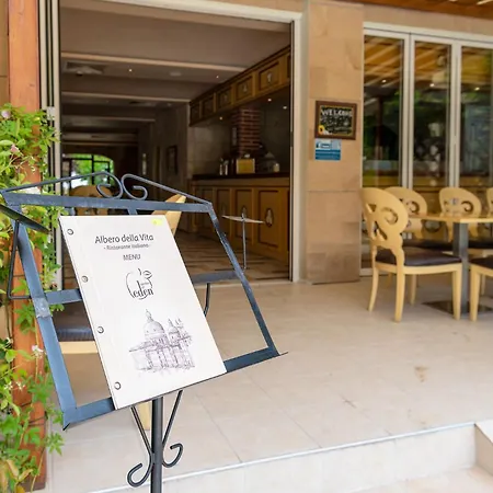 Garden Of Eden Complex 5*