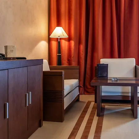 Garden Of Eden Complex Hotel
