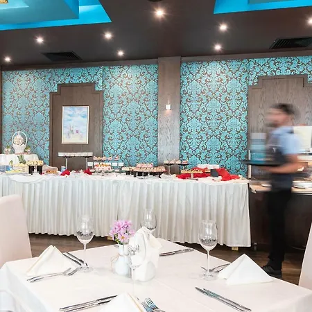 Garden Of Eden Complex Otel