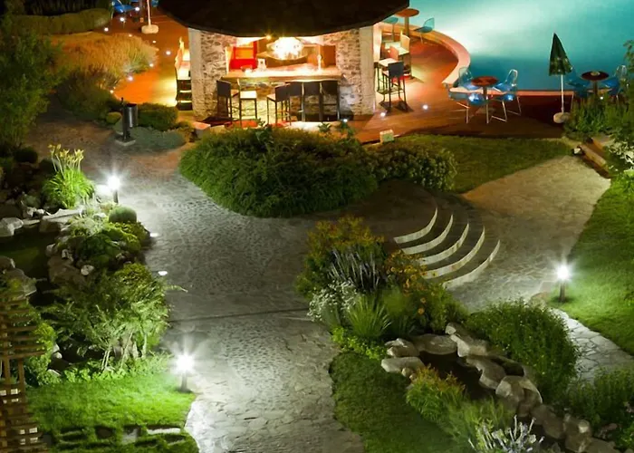 Garden Of Eden Complex Szálloda 5*