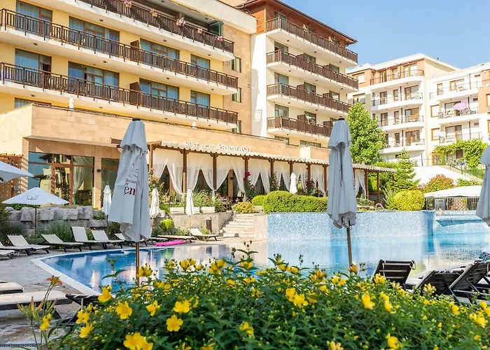 Hotel Garden Of Eden Complex